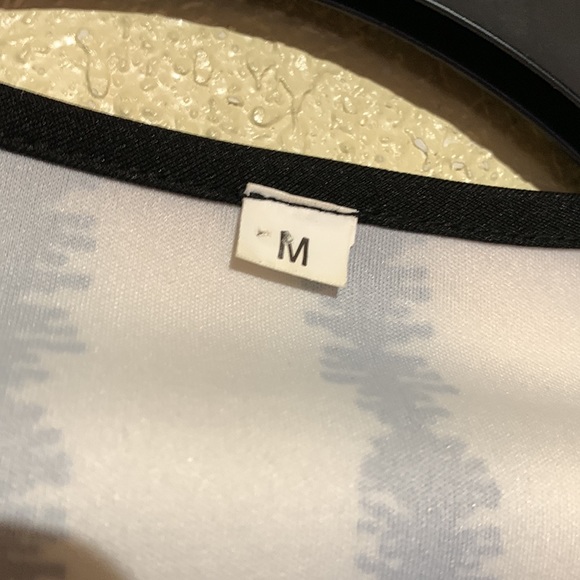 Top Blouse Black White Print Size M Unlisted Brand Stretchy Pullover - Picture 7 of 12